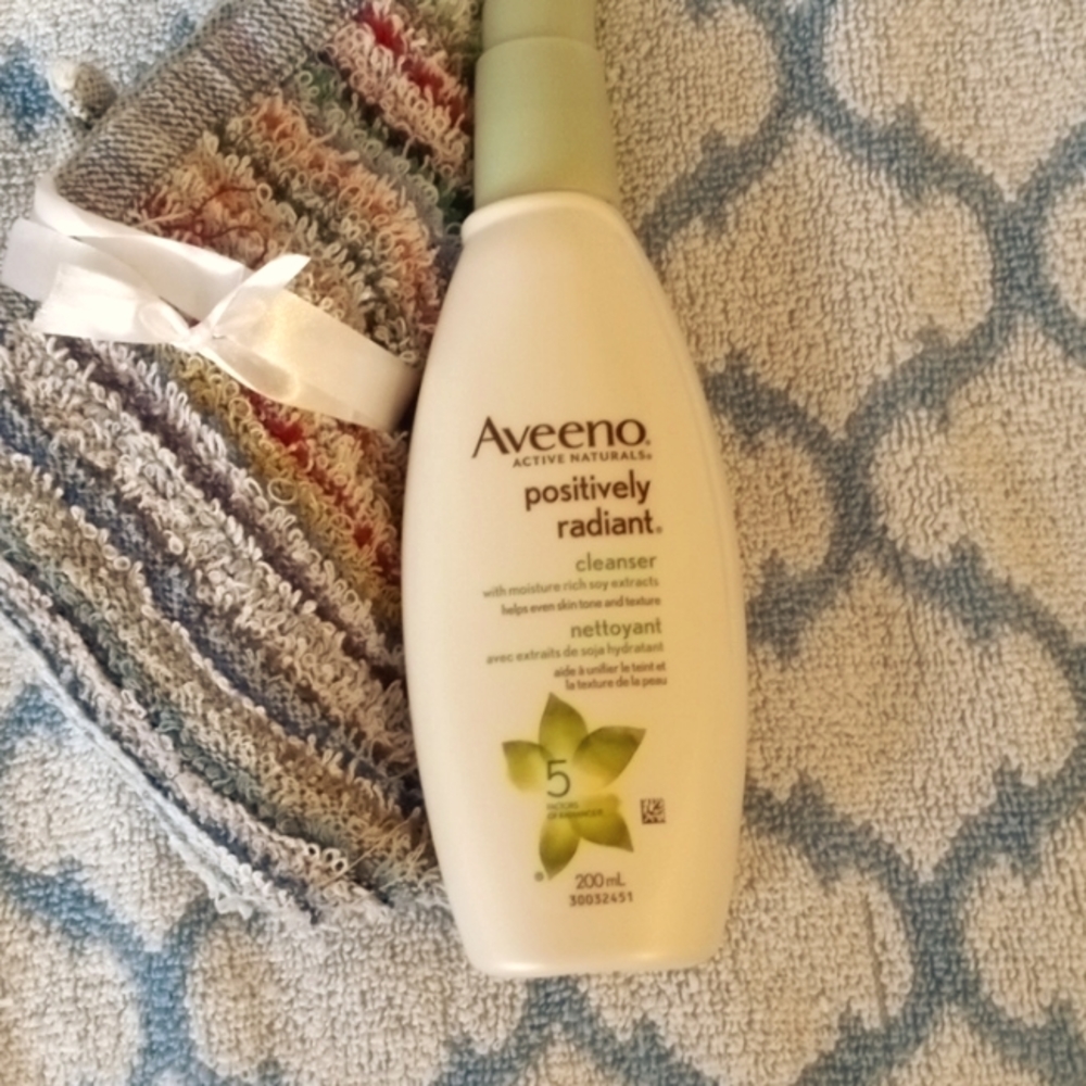 Discontinued Aveeno Positively Radiant Cleanser